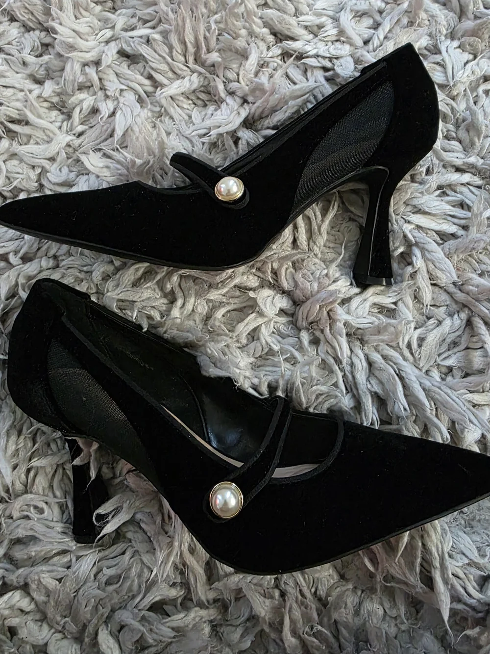 Kelly & Katie Velvet Mary Jane Pumps with Pearl Button Sz. 8.5
